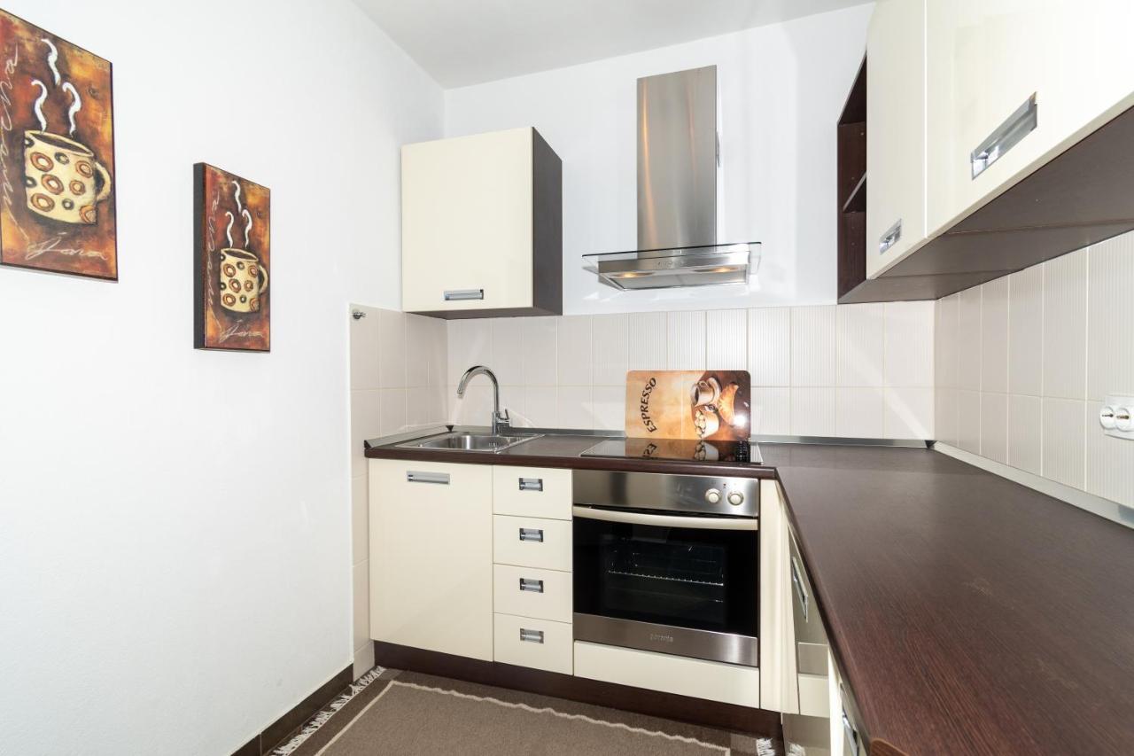 Trstenik Beach Apartment Сплит Екстериор снимка